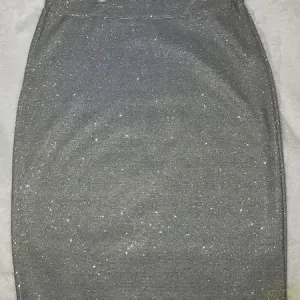 Svetlucava suknjica 🩶🤍