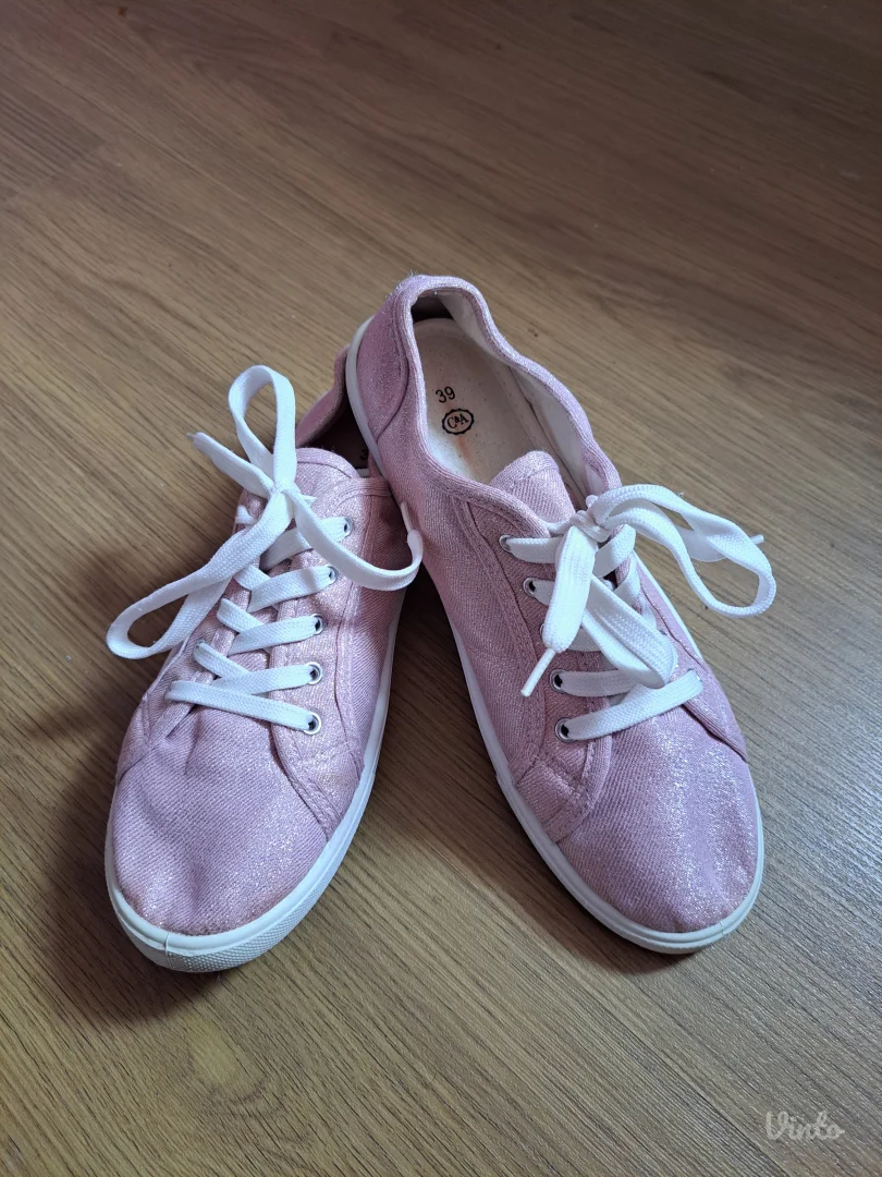 Roze patike sa sljkicama