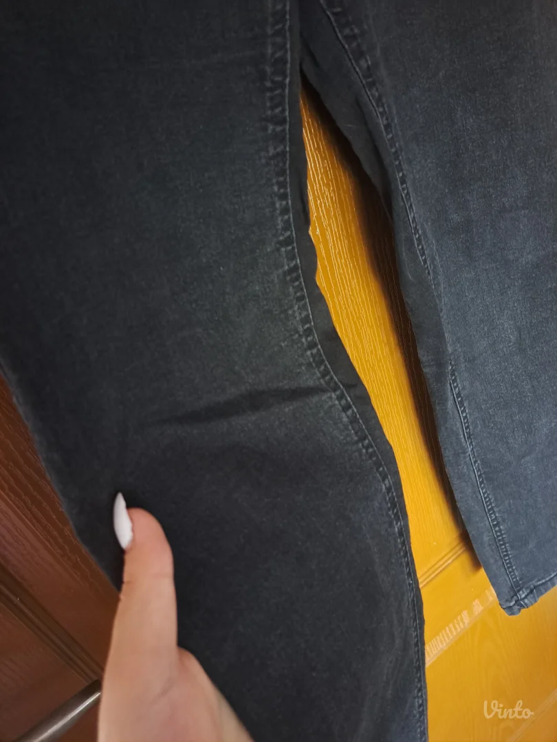 sinsey crne farmerke