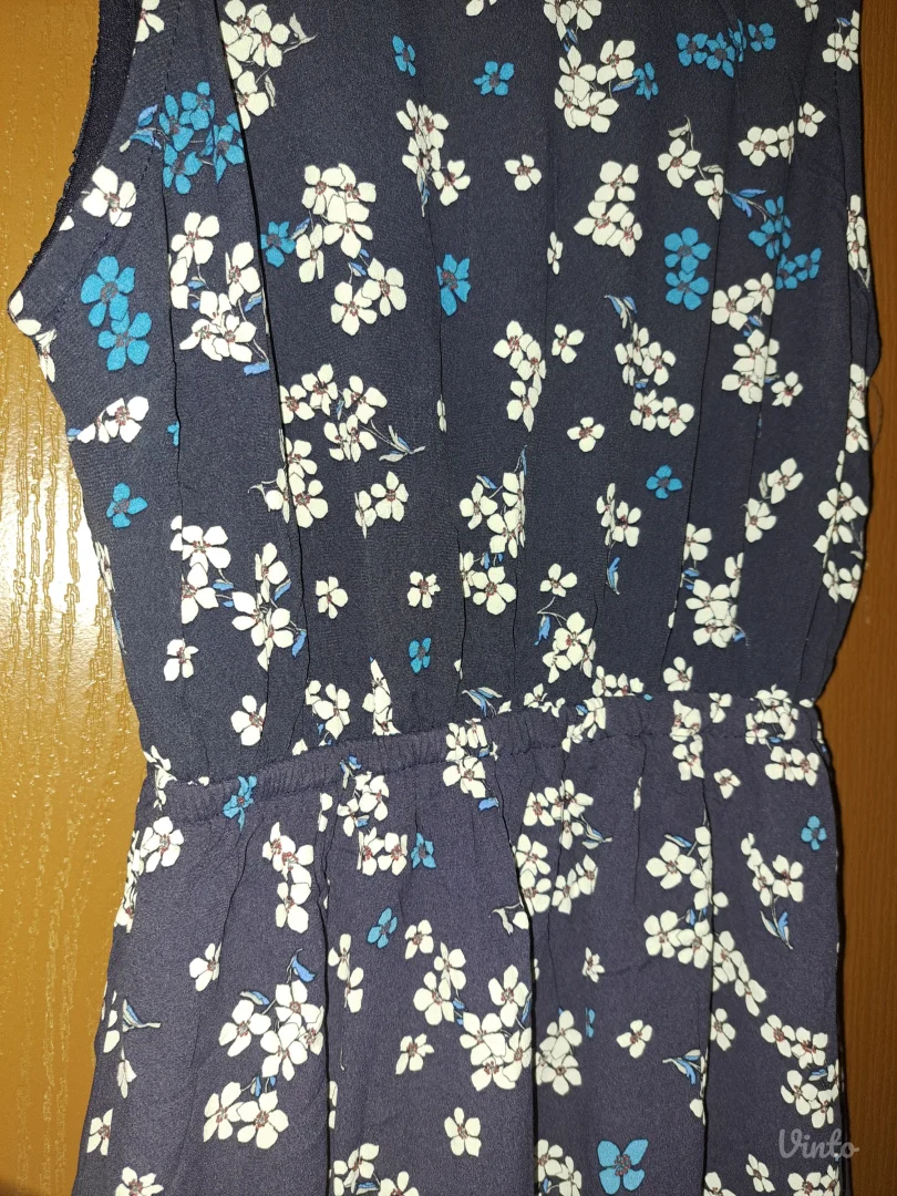 Teget haljina sa detaljima