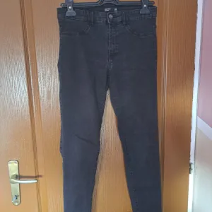 sinsey crne farmerke