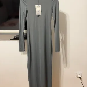 pull&bear duga uska haljina