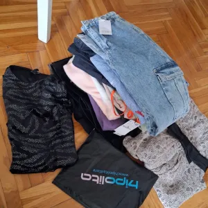 Paket stvari od 20 komada
