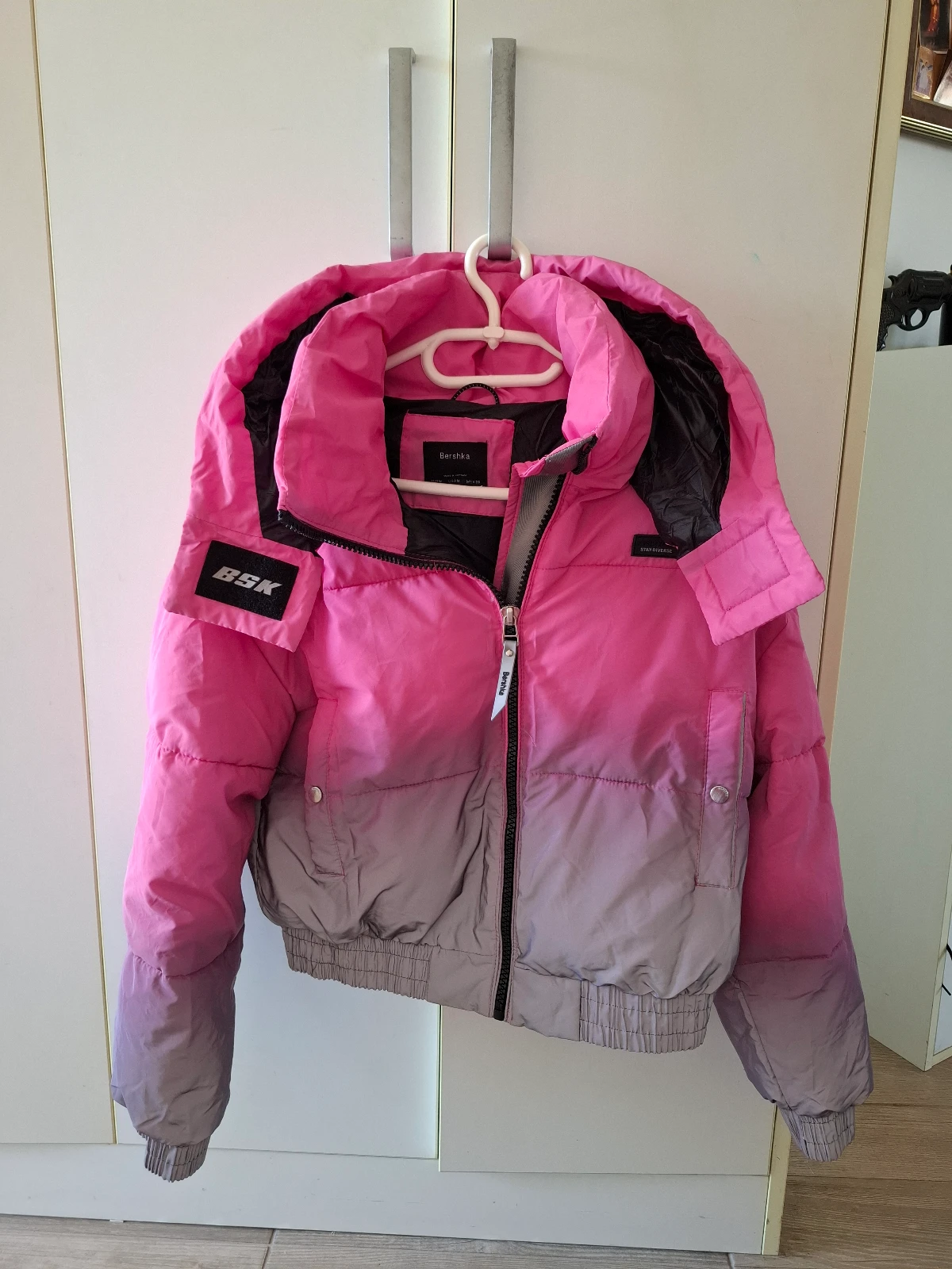 Bershka Reflektujuca jakna
