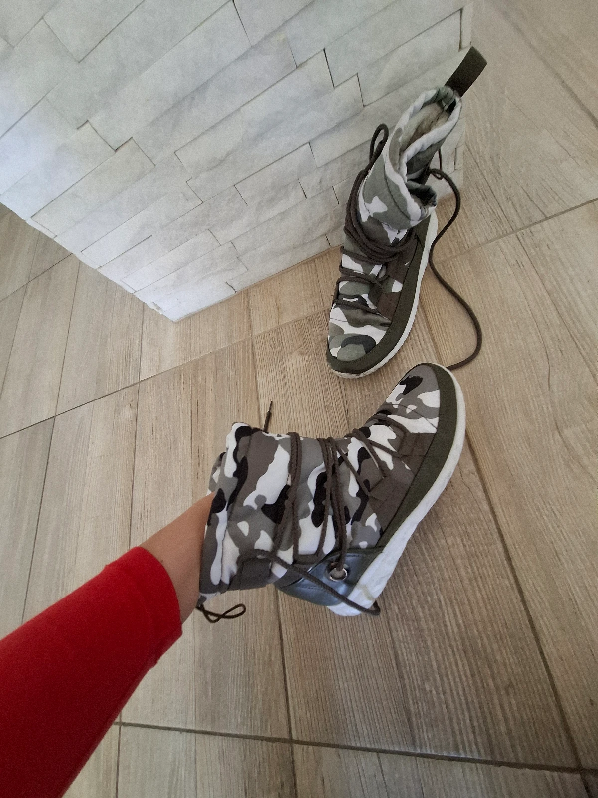 Maskirna jakna sa krznom + futrovane cizme