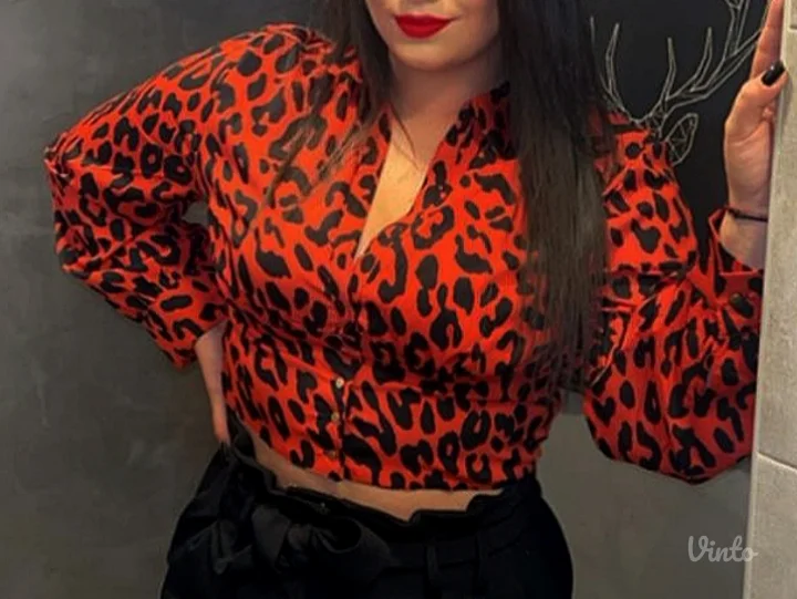 Tigrasta crvena kosulja