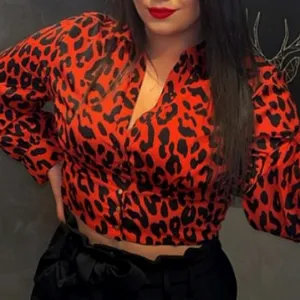 Tigrasta crvena kosulja