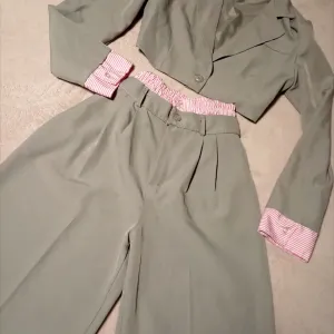 Komplet sako i pantalone