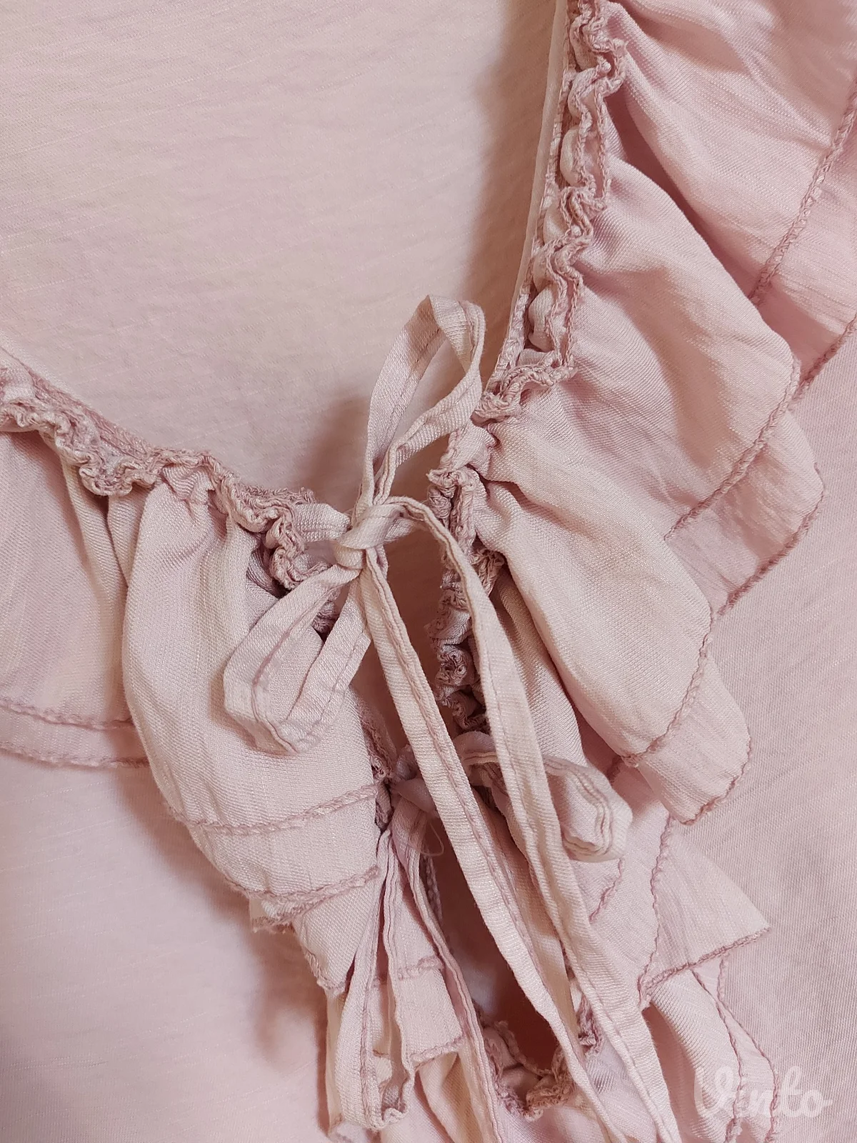 Pastel roze bluza sa karnerima