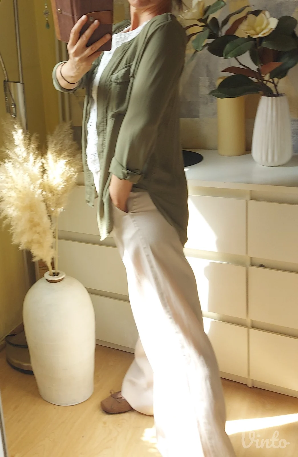 Nove H&M svetlo krem ženske pantalone / Viskoza
