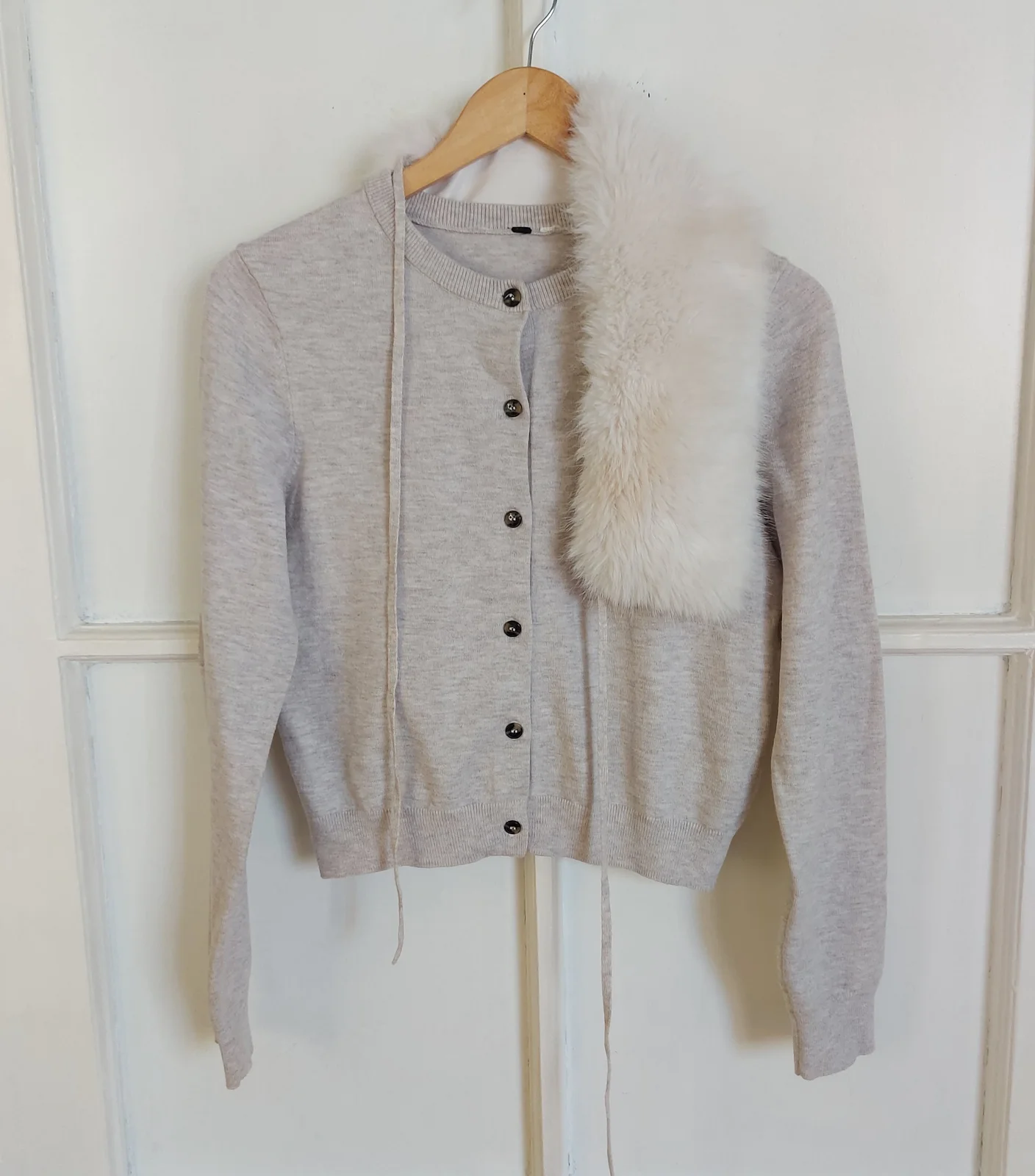 H&M kardigan sa kaznenom kragnom (odvojiva) *(S)