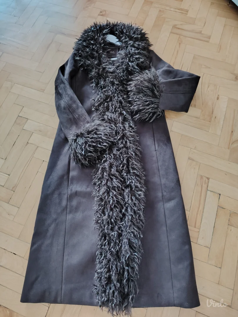 Amisu kaput sa krznom