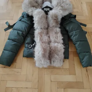 Zimska jakna sa krznom