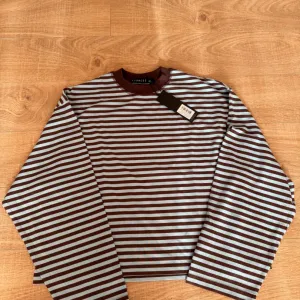 Lioness viralna majica na pruge