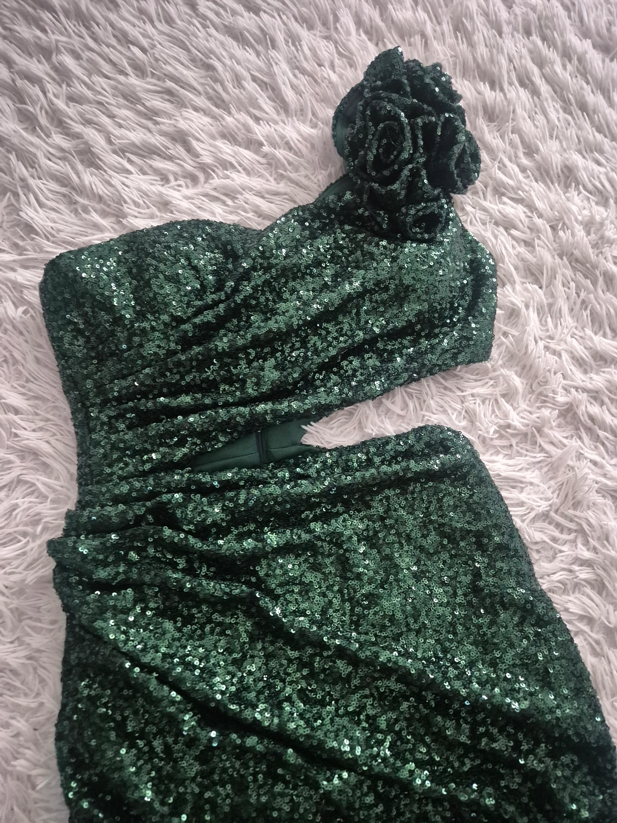 Elegantna smaragdno zelena haljina