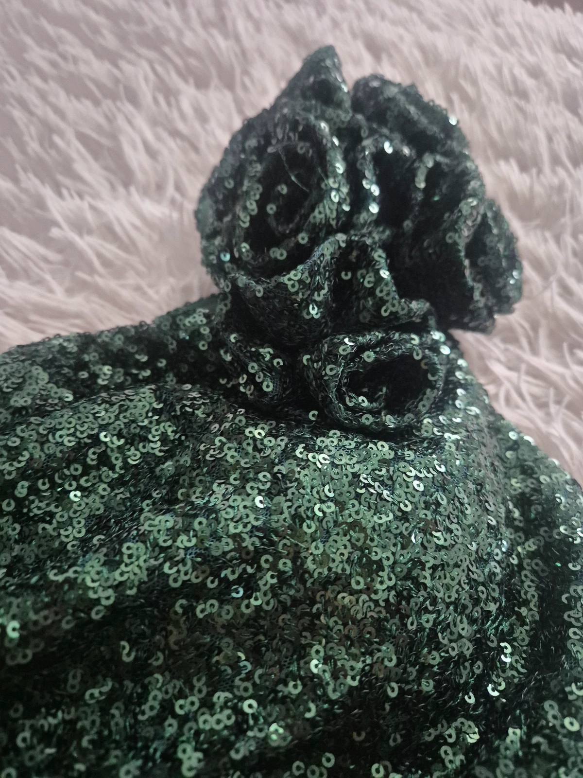 Elegantna smaragdno zelena haljina