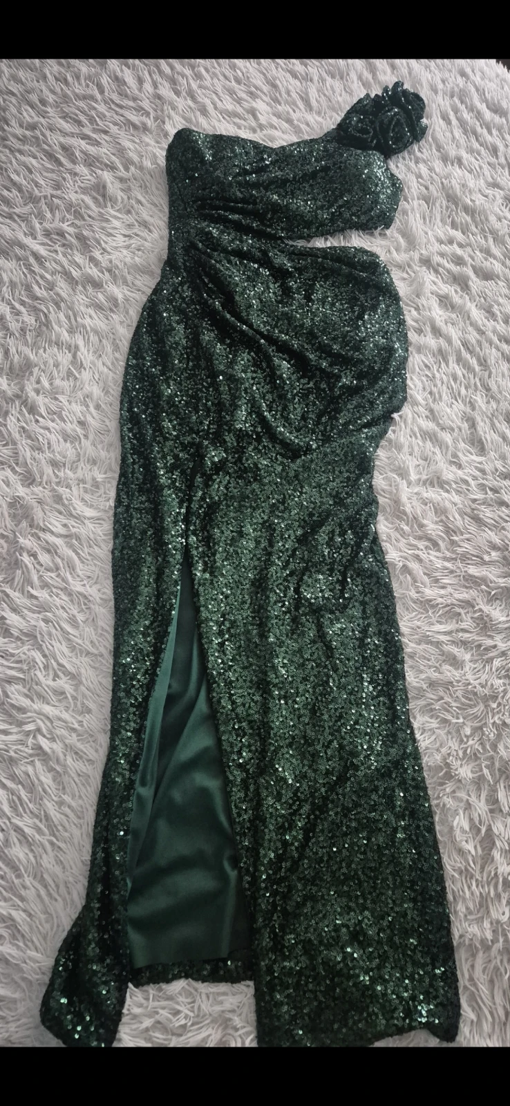 Elegantna smaragdno zelena haljina