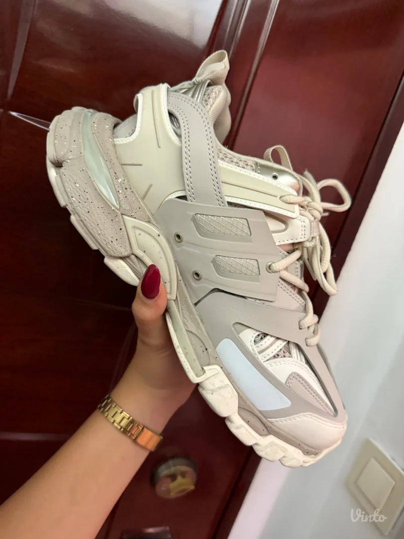 Balenciaga track