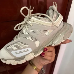 Balenciaga track