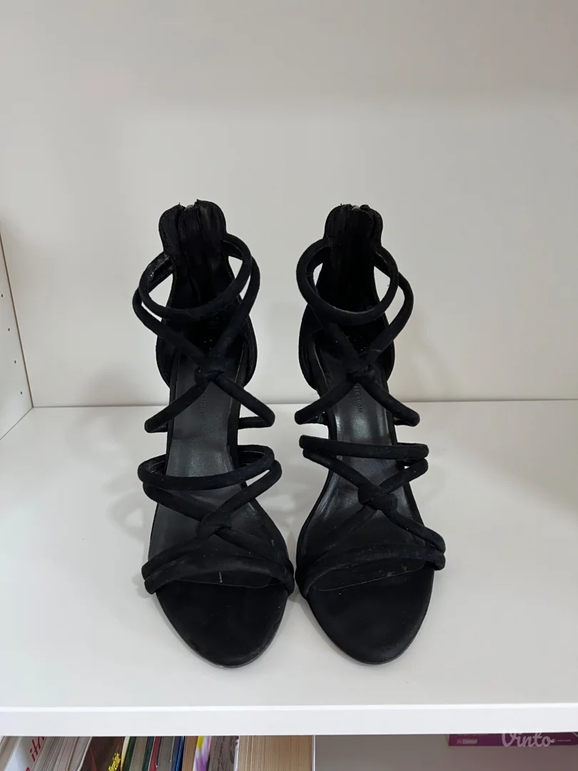 ZARA crne sandale vel. 39