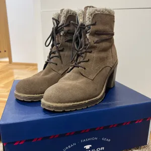 TOM TAILOR kožne čizme vel. 40