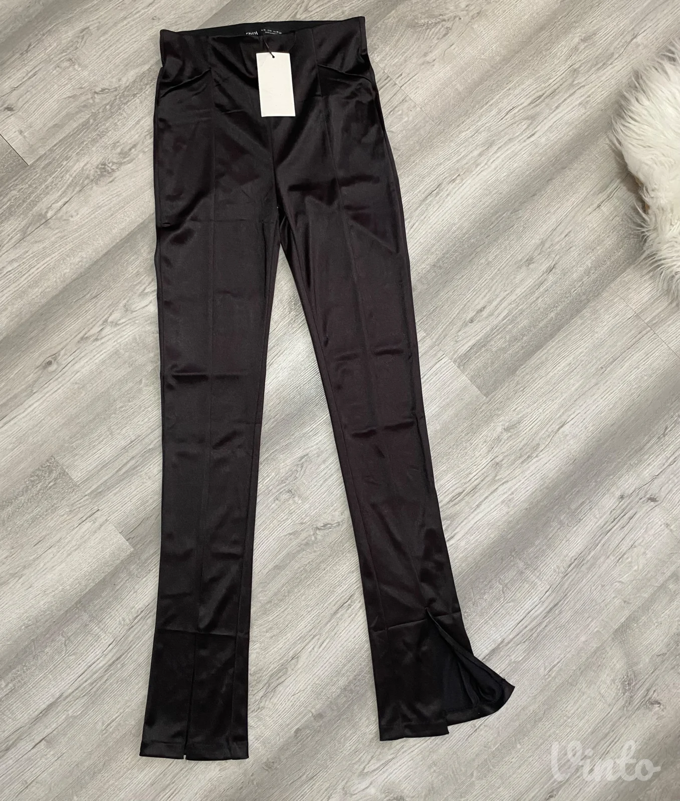 Zara saten zvoncare