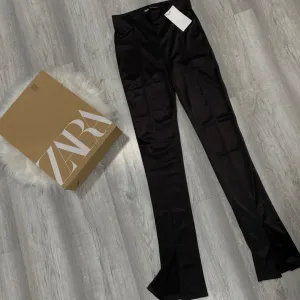 Nove zara zvoncare palntalone