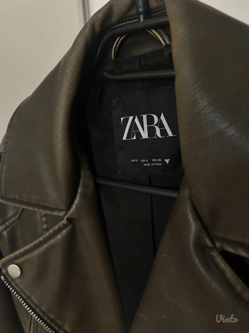 Zara trendy kožna jakna