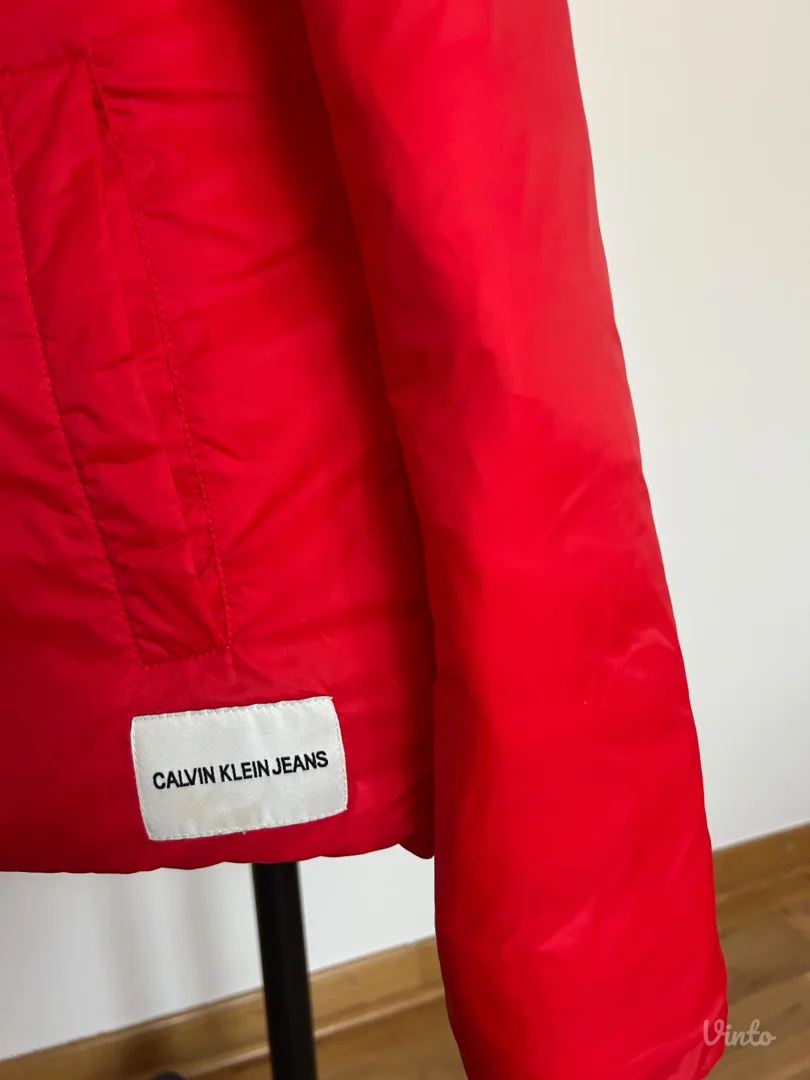 Calvin Klein jakna- dva lica