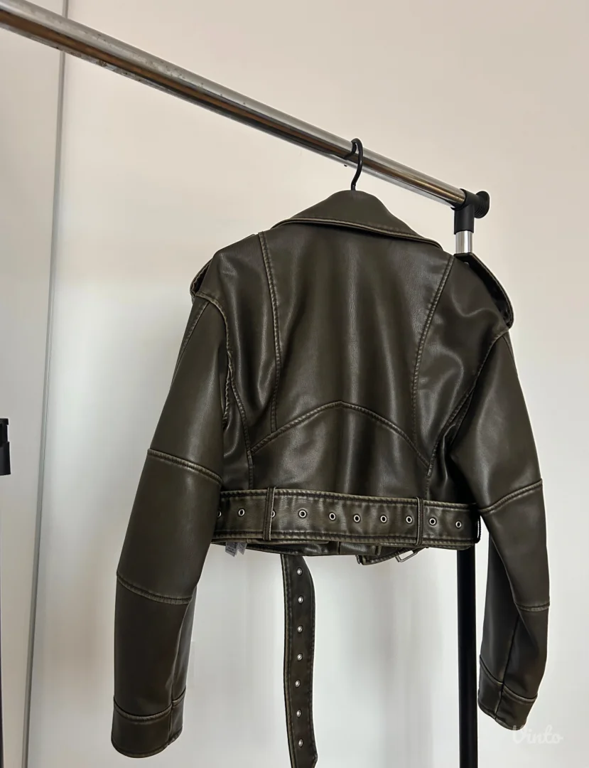 Zara trendy kožna jakna