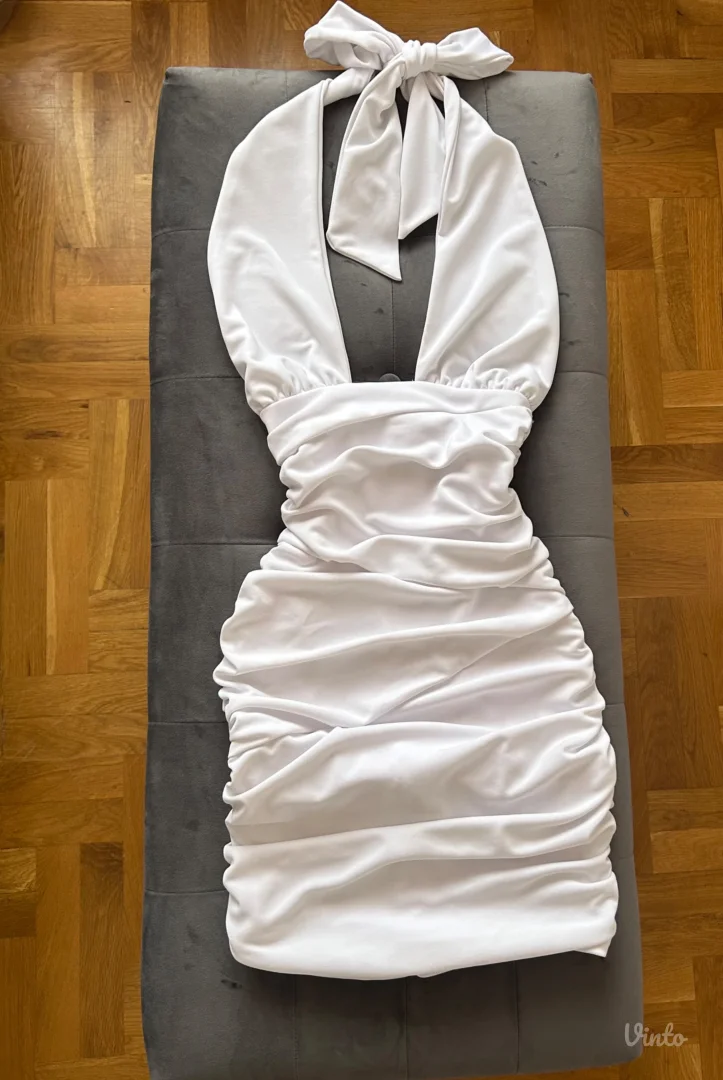 Zara bela kratka haljina