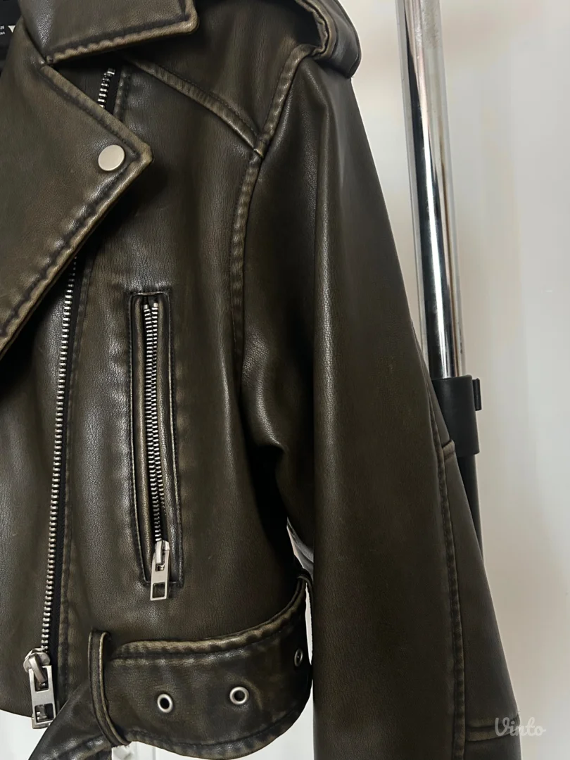 Zara trendy kožna jakna