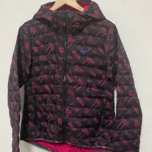 Nike jakna - M velicina