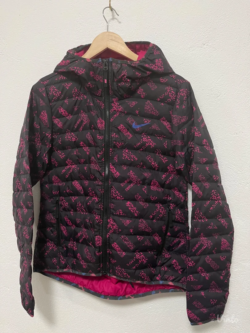 Nike jakna - M velicina