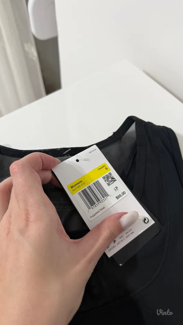 Nike sportski top!! Novo