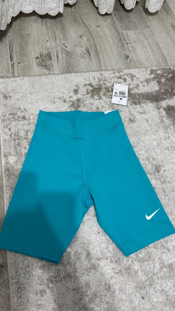 Nike biciklisticke! Dubok struk! Novo! Xs