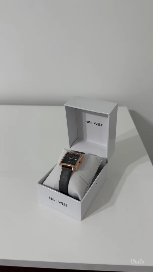 Nine West! Sat! Novo