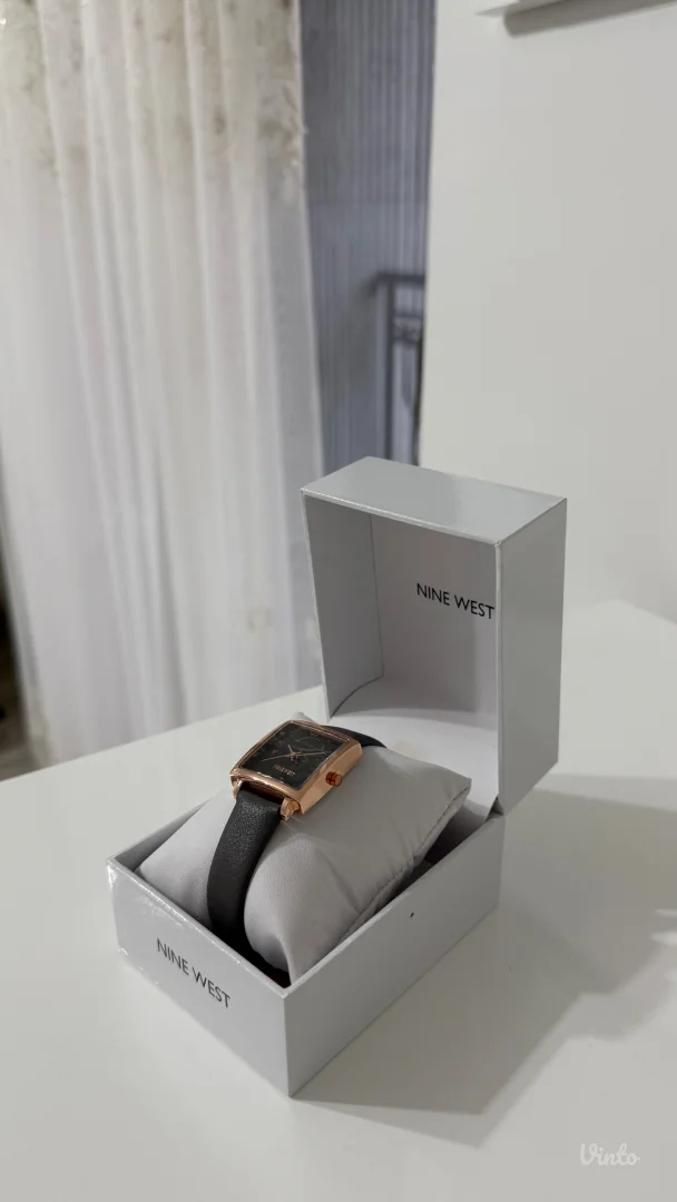 Nine West! Sat! Novo