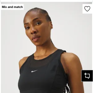 Nike sportski top!! Novo