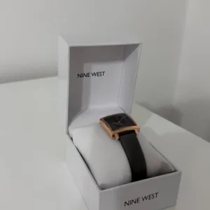 Nine West! Sat! Novo