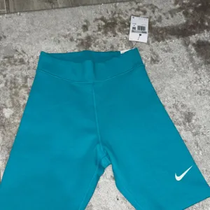 Nike biciklisticke! Dubok struk! Novo! Xs