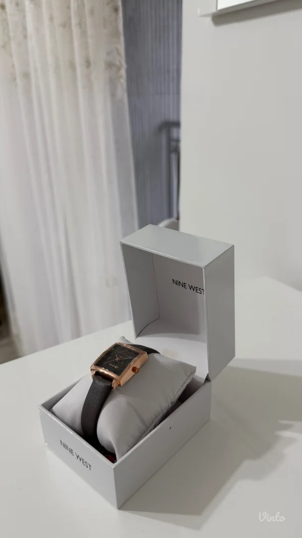 Nine West! Sat! Novo