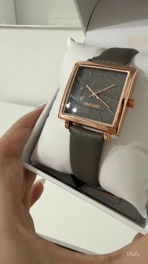 Nine West! Sat! Novo