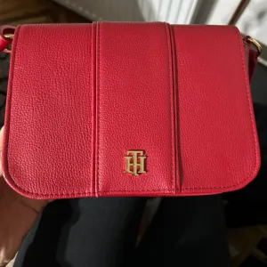 Tommy Hilfiger torba