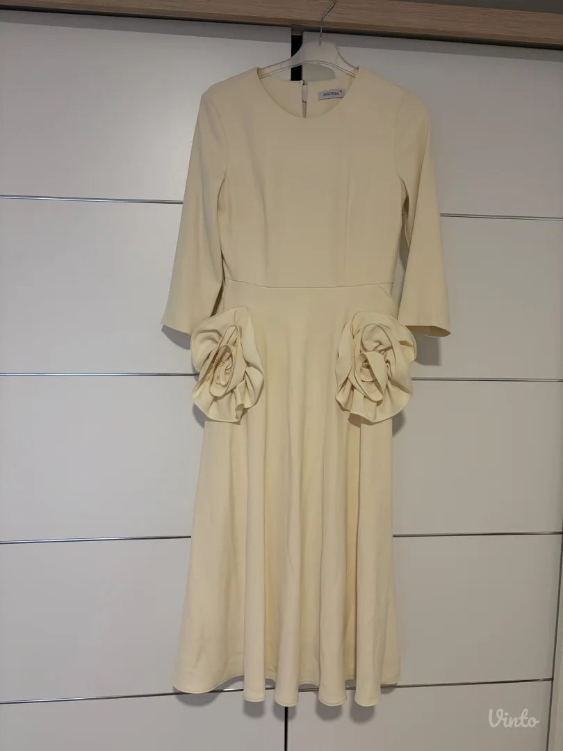 Romanticna haljina sa cvetovima