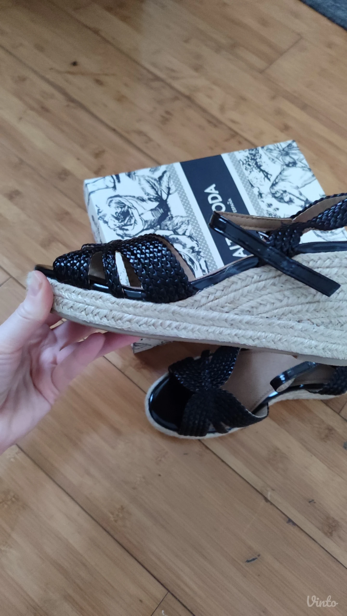 Crne espadrile