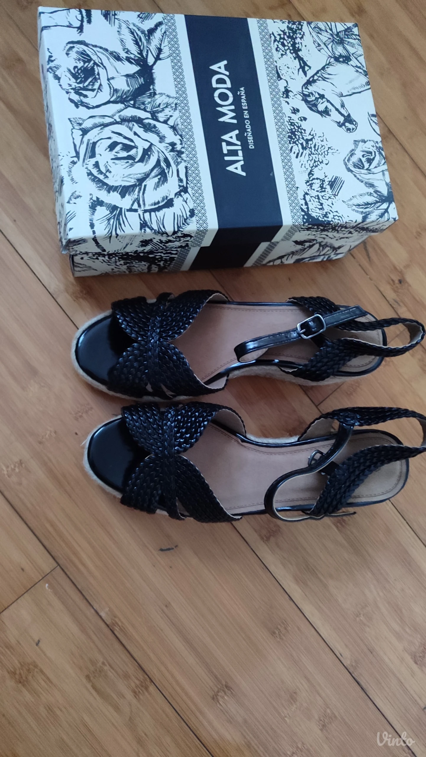 Crne espadrile