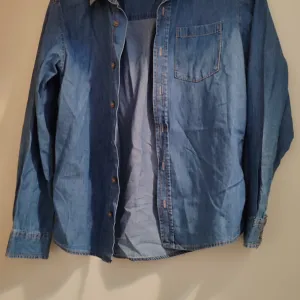 Dečija Beneton košulja