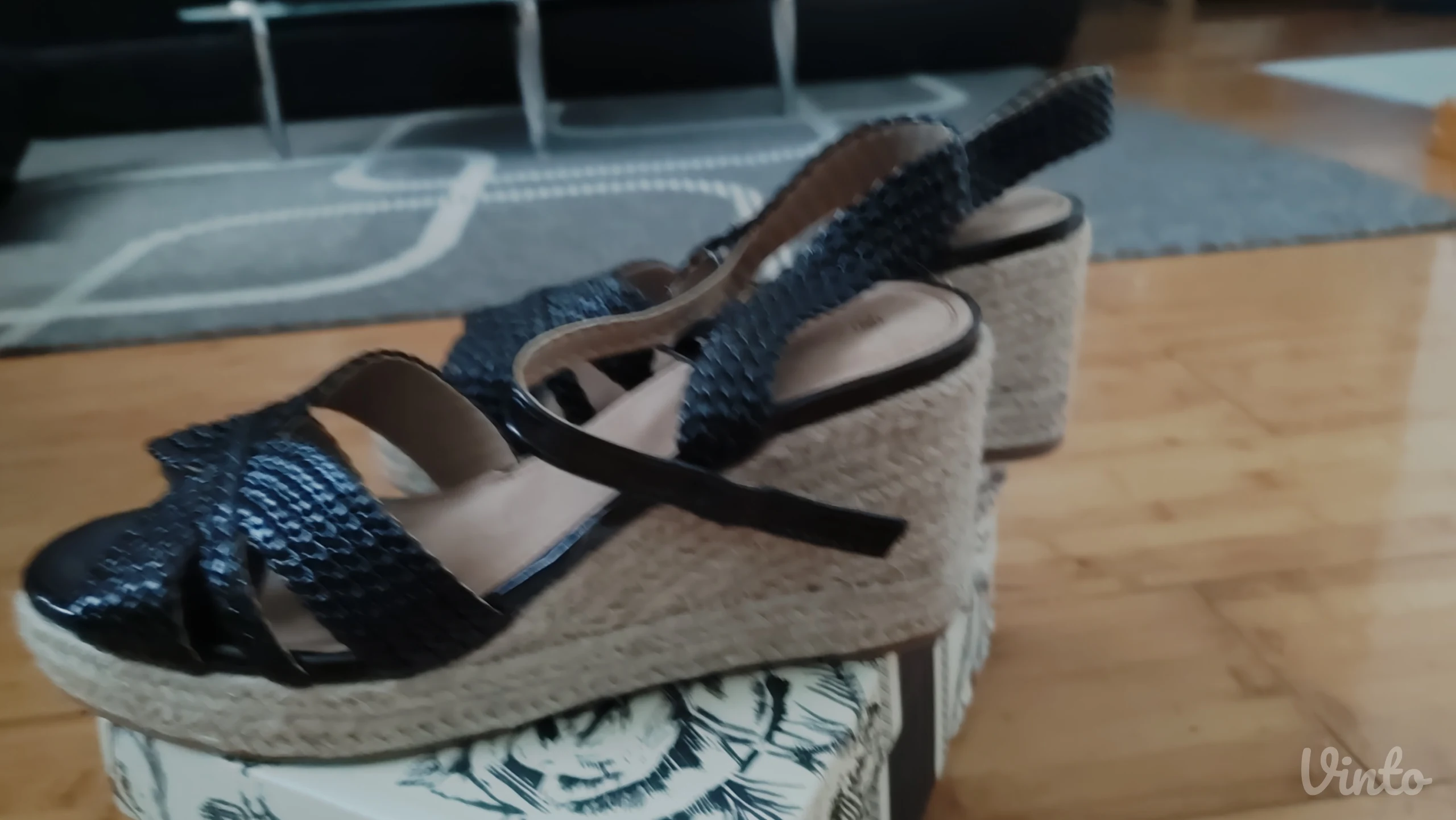 Crne espadrile