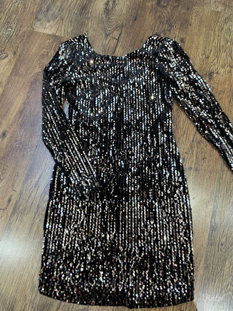 Only šljokičava haljina